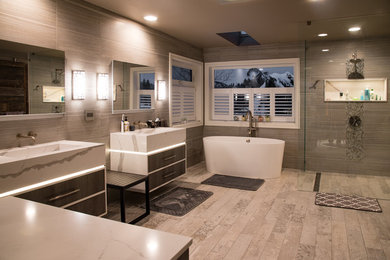 Bathroom - modern bathroom idea in Portland