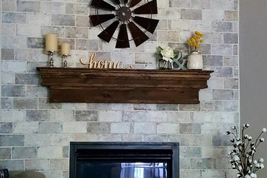 Cottage chic home design photo in Columbus