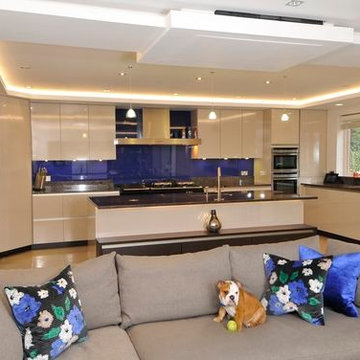 DREAM KITCHEN