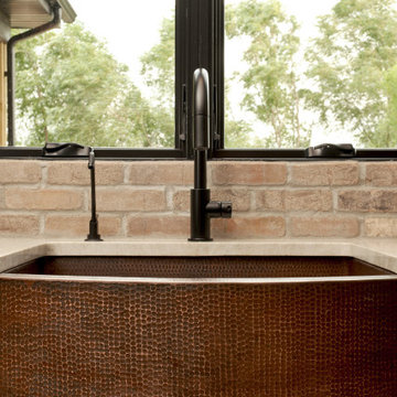 30" Hammered Copper Rounded Apron Front Single Basin Kitchen Sink (KASRDB30249)
