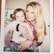 Yv La's photo