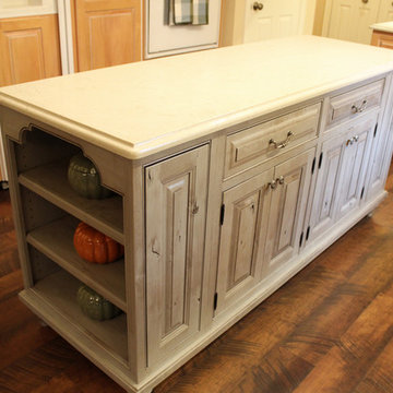 Knotty Alder Peppercorn Island with Taj Royal Quartz Countertop