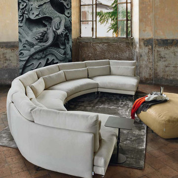 Selling: Kong Sectional, Maki Ottoman