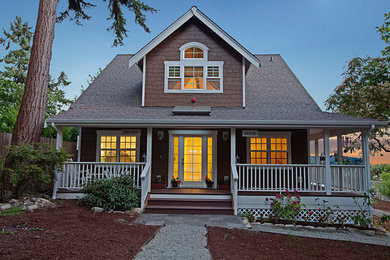 Elegant exterior home photo in Seattle