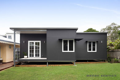 Inspiration for a small contemporary detached granny flat in Brisbane.