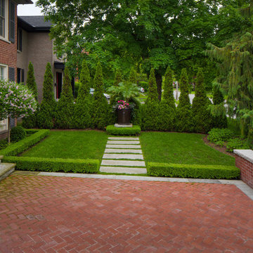 Lawrence Park Frontyard