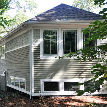 Angled End Walls Capitalize on Great Wooded Views