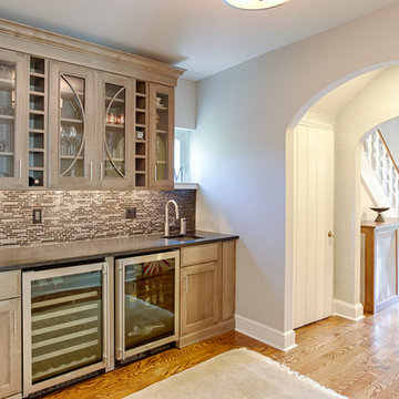 Wynnewood, PA: Bar area with view to house entry
