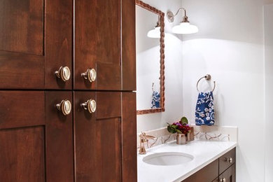 Example of a classic bathroom design in Denver
