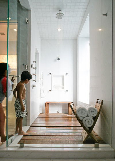Современный Ванная комната by Betty Wasserman