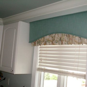 Arched Bottom Cornice with Ruffled Skirt in Kitchen