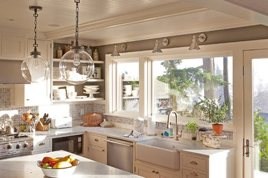 Inspiration for a timeless kitchen remodel in Seattle