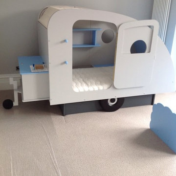 White Caravan Bed with Trundle Drawer