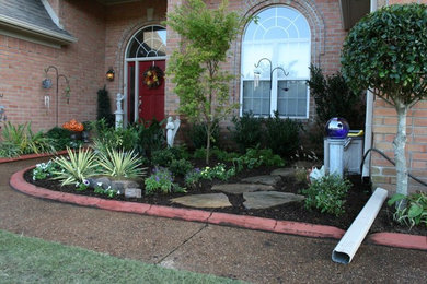 Inspiration for a traditional landscaping in Other.