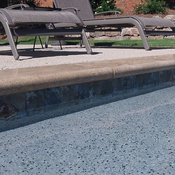Wet Edge Pearl Matrix Dove Grey with Primera Stone Spa