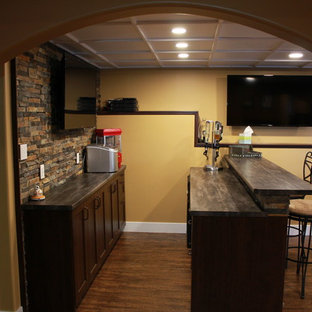 75 Beautiful Rustic Home Bar With Laminate Countertops Pictures