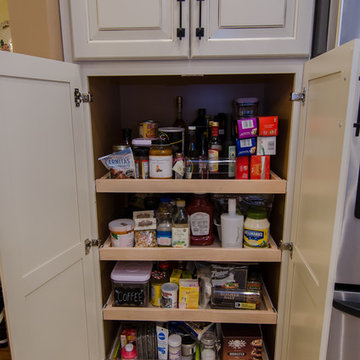 Modern Colonial Kitchen Remodel in Leesburg, VA