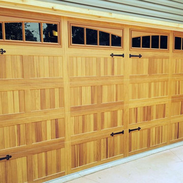 C.H.I. 5283 Acent Woodtones Cedar Door