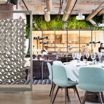 Metal room dividers