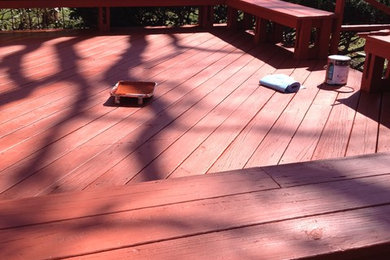 Example of a mountain style deck design in New York