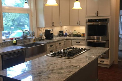 Kitchen photo in Columbus