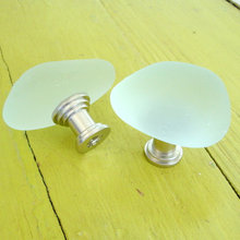 kitchen details/pull, lighting, window coverings...