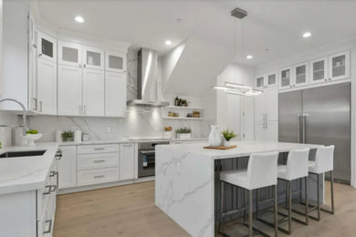 Inspiration for a modern kitchen remodel in San Francisco