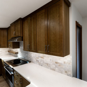 Caddy Court Kitchen & Mainfloor Remodel Before/Afters