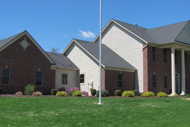 Design ideas for a front yard landscaping in Other.