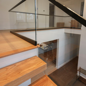 Project #98 | Modern Mono-beam Staircase with Glass Railing