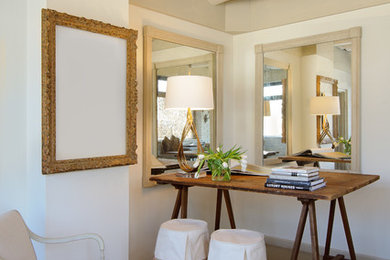 Elegant home office photo in Atlanta