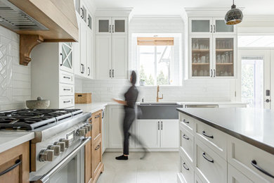 Transitional kitchen photo in Vancouver