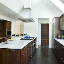 Kitchen - Medium Tone Cabinet