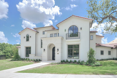 Inspiration for an exterior home remodel in Dallas