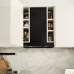 Raffinierte Ideen f&uuml;r zus&auml;tzlichen Stauraum - Pantry And Cabinet Organizers