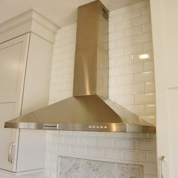 Tailor-made and Transitional White Kitchen. - Geneseo, IL