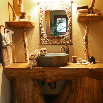 Aspen Creek Lodge - Guest Bathroom