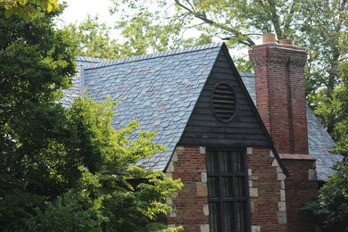 Inspiration for a timeless exterior home remodel in St Louis