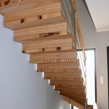 Faltwerktreppe in Design-Buche