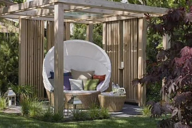 Patio - contemporary patio idea in Toronto