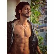 Armaan Hans's photo