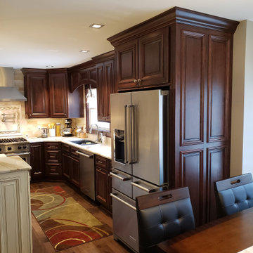 Bertch Kitchen+ Cabinetry - 2019 - Select Alder - Capela - Brindle
