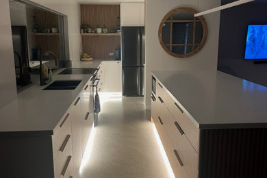 Design ideas for a kitchen in Gold Coast - Tweed.