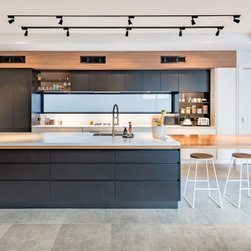 Showcase: Contemporary Classic - Windows