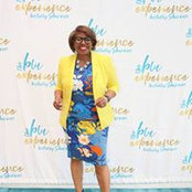 Deborah Owens's photo