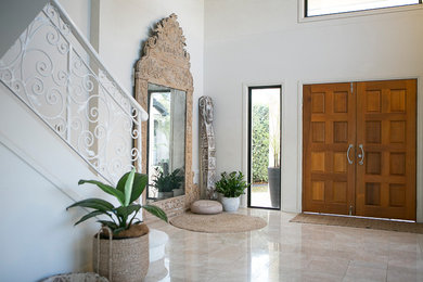 Large beach style entryway in Gold Coast - Tweed.