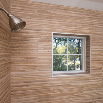 New Expansive Lake Home