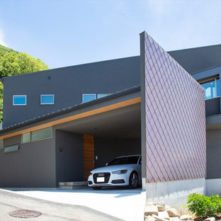 他の地域の大きいビルトインモダンスタイルのおしゃれな車寄せ (1台用) の写真