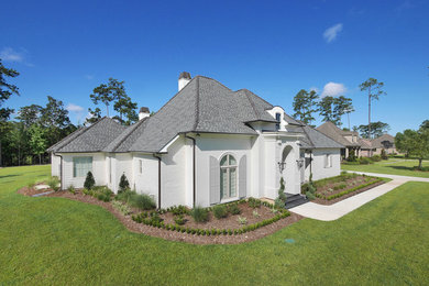 Inspiration for a transitional exterior home remodel in New Orleans