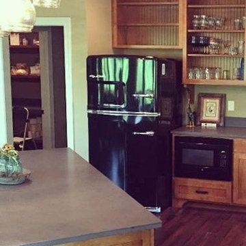 Big Chill Retro Original Refrigerator in Black